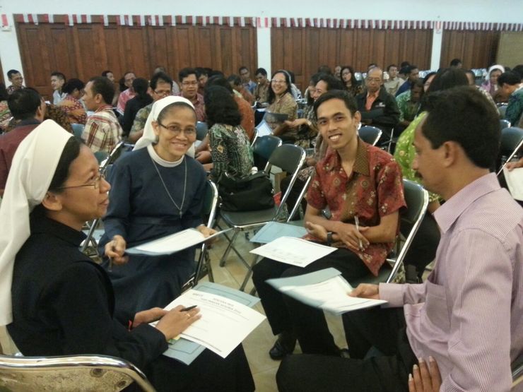 UMAT KATOLIK PERLU BERSOSIALISASI 